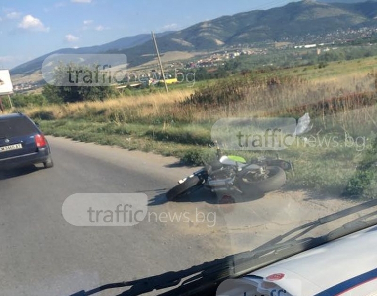 Кола отнесе моторист в Прослав, момчето е в болница