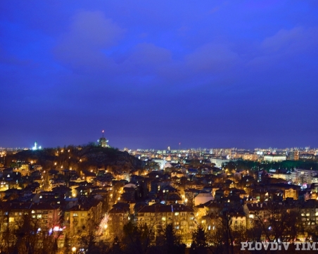 Последен топъл и слънчев ден, събота-дъжд и студ