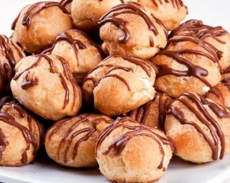 Домашна рецепта за вкусни еклери с ванилов крем