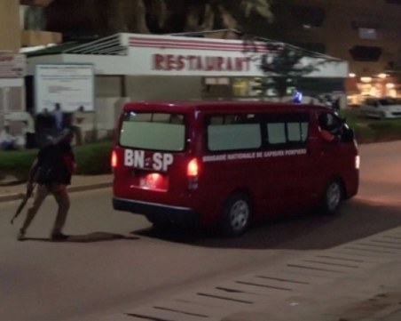 Неизвестни откриха огън в Истанбул, трима са ранени