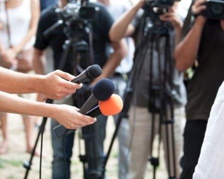 Журналистка почина след 159 часа извънреден труд за месец