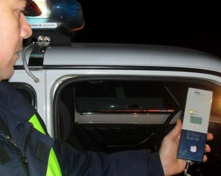 Солидно почерпен от Пазарджик се метна на ситроена си, но... изтрезнява в ареста