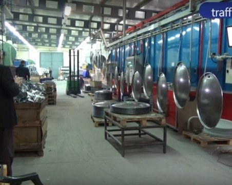 Имаме телевизия и интернет благодарение на малка фирма в планината, на 40 км от Пловдив ВИДЕО