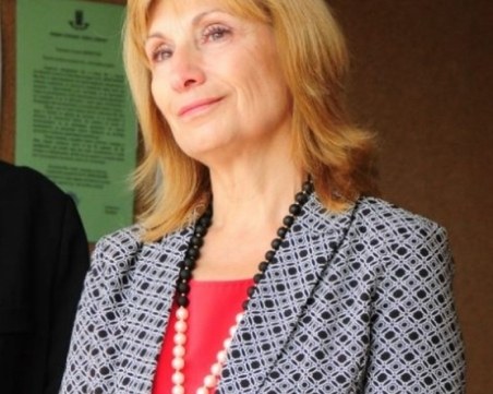 Стотици се прощават с дългогодишната директорка на Руската Мариана Димитрова