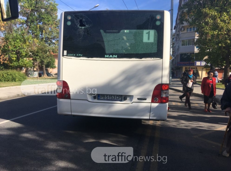 Надпревара за пътници! Два рейса катастрофираха след гонка в Кючука СНИМКИ