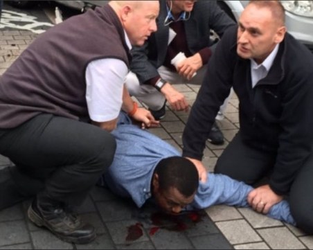 Кола връхлетя върху хора в Лондон, няколко души са ранени