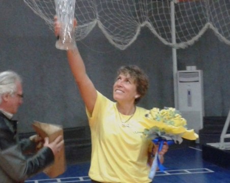 Купа и плакети за легендарната Цонка Вайсилова СНИМКИ