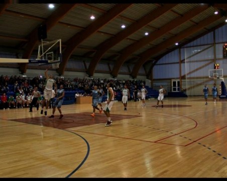 Черногорци хвърлят 212-сантиметров гигант срещу Академик Бултекс 99