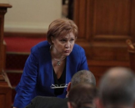 Менда Стоянова: ГЕРБ се разграничава от думите на Валери Симеонов и Антон Тодоров