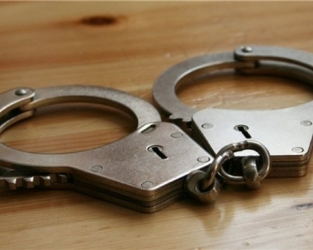 Шестима нашенци попаднаха в гръцкия арест заради трафик на бежанци