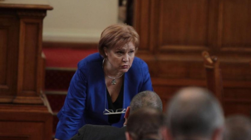 Менда Стоянова: ГЕРБ се разграничава от думите на Валери Симеонов и Антон Тодоров