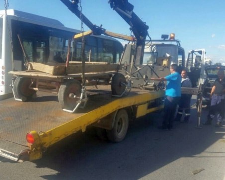 Каруцари взеха Пловдив за бащиния! Репатрираха още едно возило с жива сила СНИМКА