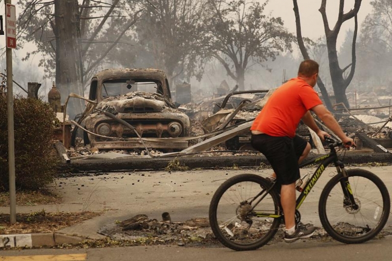 Извънредно положение в Калифорния заради опустошителни пожари СНИМКИ