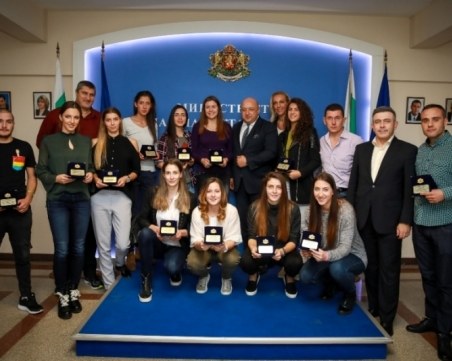 Три волейболистки на Марица с награди от спортния министър