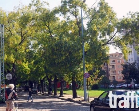 Труп лежи на тротоар в Кючука! Мъж е починал, докато чака автобус