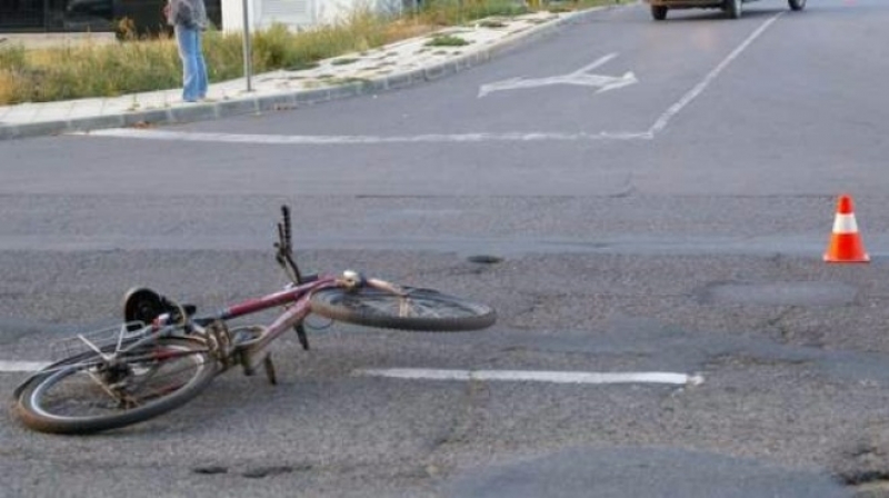 Пенсионер на велосипед се озова в болница, след като кола го блъсна в Пловдив