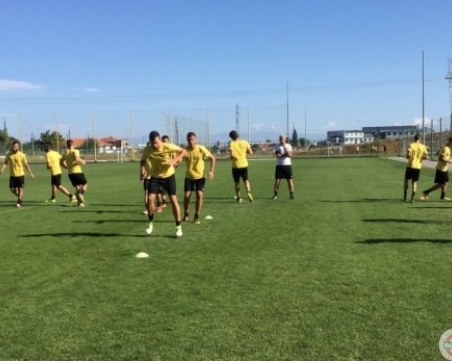 Ботев влиза в шестицата при победа тази вечер