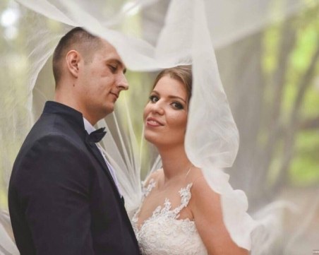 Двойка пловдивчани се отказаха от цветя на сватбата си, дариха парите на болни деца