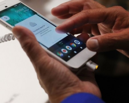 Смартфонът ни отнема по 5 часа от деня