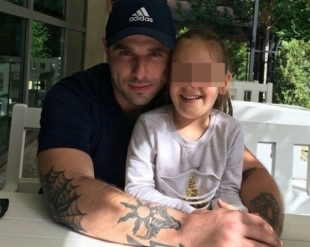 Убиецът на Виола многократно я е наръгвал с кухненски нож