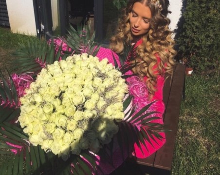 Велина Узунова разпуска в Дубай, ден след рожденния си ден