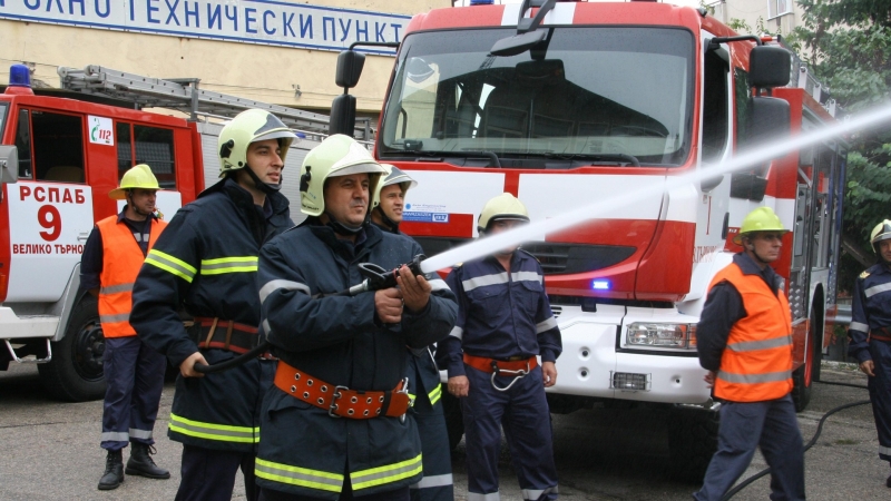 Пожарникарите се вдигат отново на протест