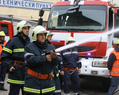 Пожарникарите се вдигат отново на протест