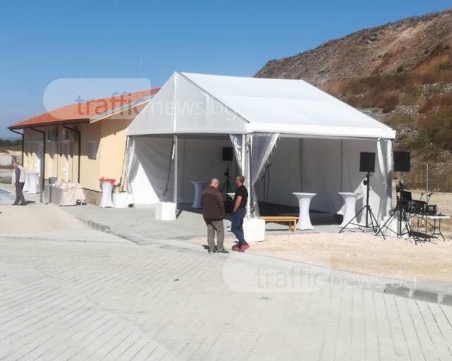 Трескава подготовка! Готвят кетъринг за Борисов на депото за боклук в Пазарджик