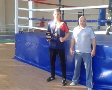 16-годишен талант от Храбрино е една от големите ни надежди в бокса СНИМКИ