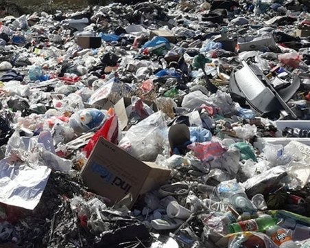 Глоба грози България заради старите общински сметища ВИДЕО