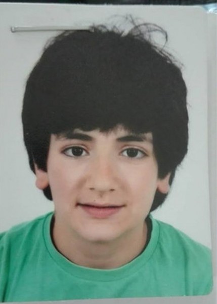 13-годишно момче изчезна преди ден, издирват го СНИМКА