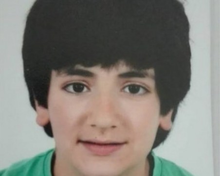 13-годишно момче изчезна преди ден, издирват го СНИМКА