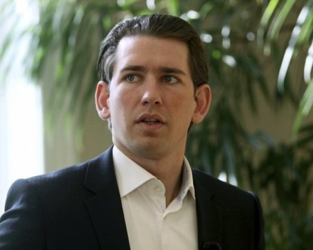 Десните на Себастиан Курц печелят изборите в Австрия