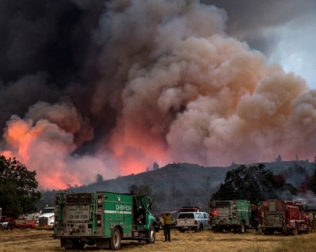 Масова евакуация в Калифорния, броят на жертвите расте ВИДЕО