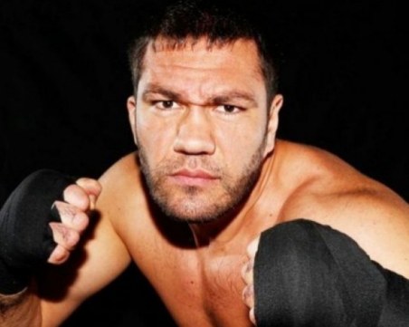 Не може да бъде! Кобрата контузен тежко! Ще се отложи ли битката с Антъни Джошуа?