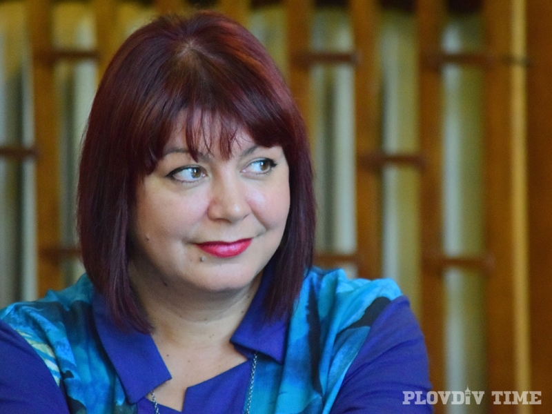 Честито на Нина Найденова! Режисьорката остава начело на Пловдивската опера