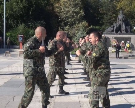 Бой с ножове и атрактивни хватки в центъра на Пловдив СНИМКИ и ВИДЕО