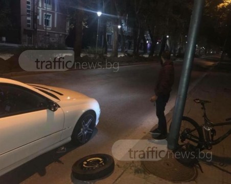 Пловдивчанин изгоря с една заплата заради огромна дупка на бул. 