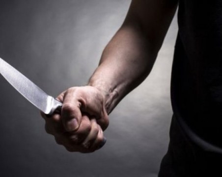 Мъж прободе няколко пъти свой съсед в гърдите край Пловдив