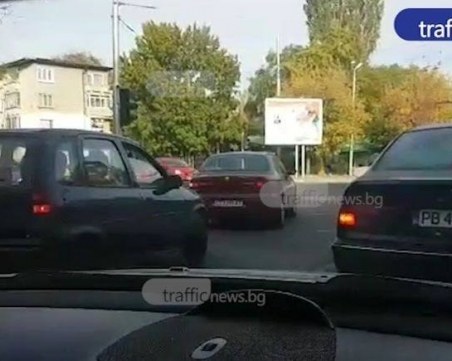 Двама наглеци направиха цяла улица еднопосочна СНИМКА И ВИДЕО