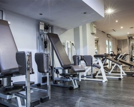 Мъж издъхна по време на тренировка във фитнес