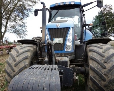 Нелеп инцидент! Трактор уби бивш кмет и здравен министър