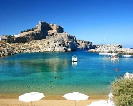 Пловдивчани, не прибирайте банските! Дестинациите недалеч от България, където още е лято