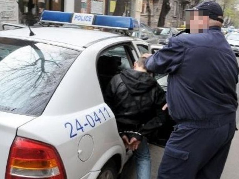 Затвор за Румен и Николай, които пребиха двама полицаи в Пловдив