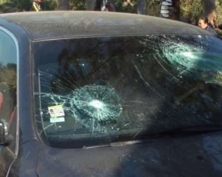 Бабаити тормозят цяло село:  Влизат с бухалки по домовете на хората, стрелят с пистолети