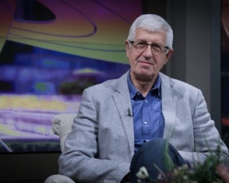 И Румен Овчаров подхвана Нинова: Върви през просото, без да се съобразява с елементарни реалности