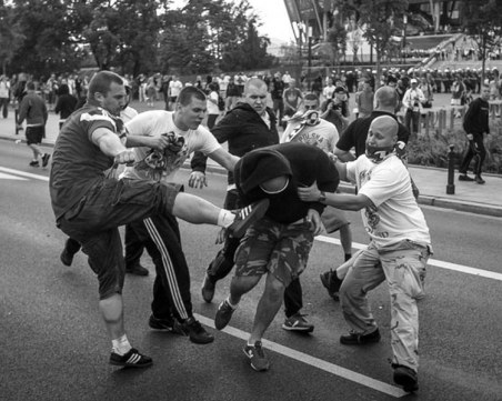 Мелета преди Левски-ЦСКА! Фенове се биха, един е в болница