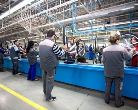 Невероятно, но факт! Само гърците работят повече от българите в Европа