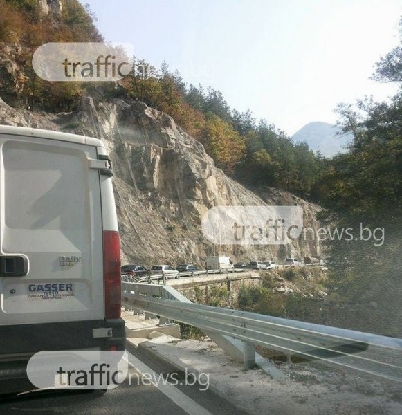 Внимание, шофьори! Опасност от падащи камъни по основните проходи в Пловдивска област