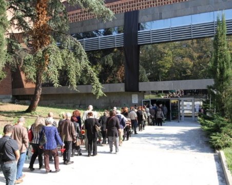 Хиляди изпратиха в последния му път ексминистъра и кмет Евгений Желев